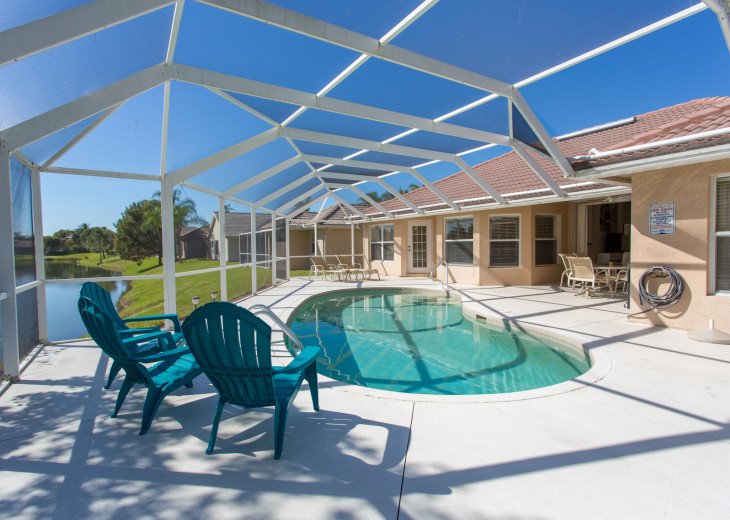 Villa Lakeside in the gated community Briarwood, near downtown, private pool #1