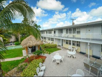 WHITE SANDS RESORT-Quaint old Florida style Resort #1