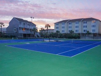 2 tennis courts..the only tennis courts on Cape San Blas!