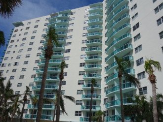 DIRECT Ocean View & Pool View FULLY Remodeled Condo #26