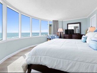 Master Bedroom has King Bed with Ocean Front View