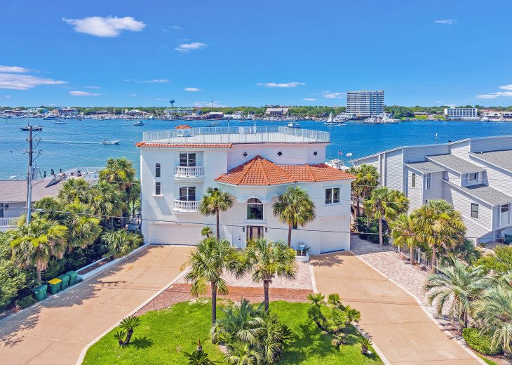 Seaside Palace | Waterfront Mansion | Endless Views | Pool & Spa | Elevator #1