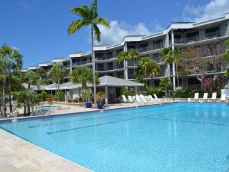 High Tide awaits your next visit upgraded condo close to Smathers Beach #1