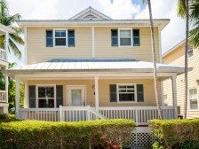 Coral Hammock Poolside Home 3 bdrm 3 bath10 minute drive to Old Town Key West