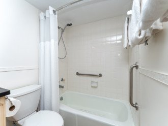 Guest Bathroom tub/shower combo