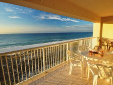 Absolute Gulf Front, superb view, balcony, pool, grill, free wifi, parking,cable