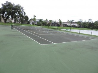 Lake Berkley Resort tennis court