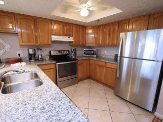 Large, fully stocked kitchen