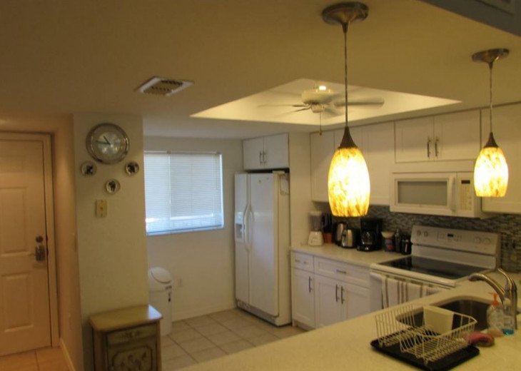 Very clean 2bed/2bath comfortable condo in Naples with new kitchen #1