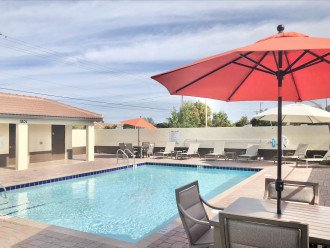 Condo Cape Coral: Saltwater Pool, Wi-Fi,Bikes, Walk to Dining, Beach Supplies #1