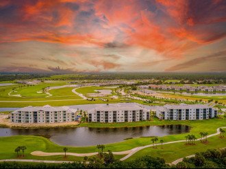 New Golf and country club. Stunning 2b 2 bath, top floor corner unit/Waterview #41