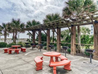 Community grilling and picnic area
