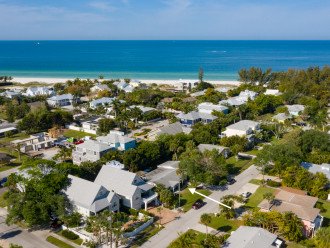 Six houses to direct beach access