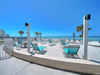 Beautiful Beachfront Condo! Beach Service! Pool, 750sf Wrap-A-Round Balcony #45