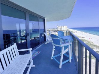 Beautiful Beachfront Condo! Beach Service! Pool, 750sf Wrap-A-Round Balcony #14