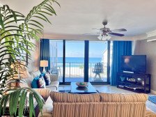 Luxurious Beachfront Condo, Wrap-A-Round Balcony/Gourmet Kitchen-Beach Ser, Pool