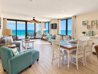 Stunning Beach Retreat! Beachfront Condo/Spectacular Balcony-Beach Service! Pool