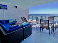 ‘STAY SALTY’ NEW Listing, Beachfront Condo, BEACH SERVICE, Amazing Balcony- Pool
