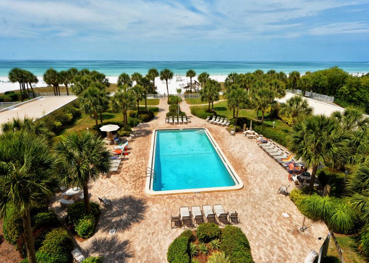 The best beachfront on Siesta Key as seen by Horizons West Unit 204