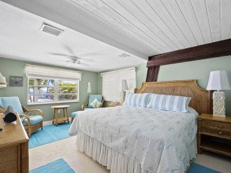 The Boat Room. King sized bed. Located on LL main house. Steps from the ocean.