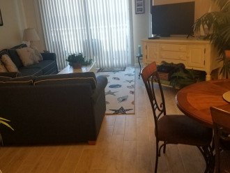 Living room/dining area