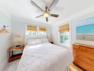 3 KING Bedrooms Lovingly Renovated Half Mile Stroll to Historic DT – Beach #1