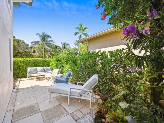 *NOVEMBER SPECIAL* 5TH AVENUE GEM STEPS FROM WORLD CLASS DINING AND BEACH #1