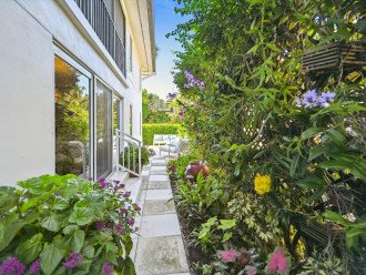 5TH AVENUE GEM *SUMMER SPECIAL *STEPS FROM WORLD CLASS DINING AND BEACH #1
