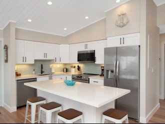 2BR/2BA OPEN May 4-18 2024, $1900/WK+FEES. POOL/LG ICE MACHINE/QUICK GULF ACCESS #26