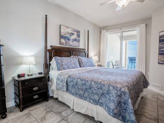 Master bedroom, King bed, Private bathroom, balcony entrance, Gulf views, Smart TV