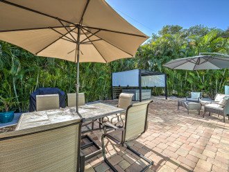 Vacation Homes in Fort Myers with Outside gathering area
