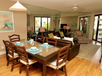 Tastefully renovated Key West Oasis views of the Sunrise and Smathers Beach #1