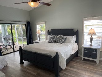 Master bedroom, king, with patio door to lanai / pool