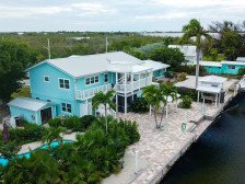 Reel'em Inn; Family friendly canal home, 150 ft dock, easy access to Gulf & Atl