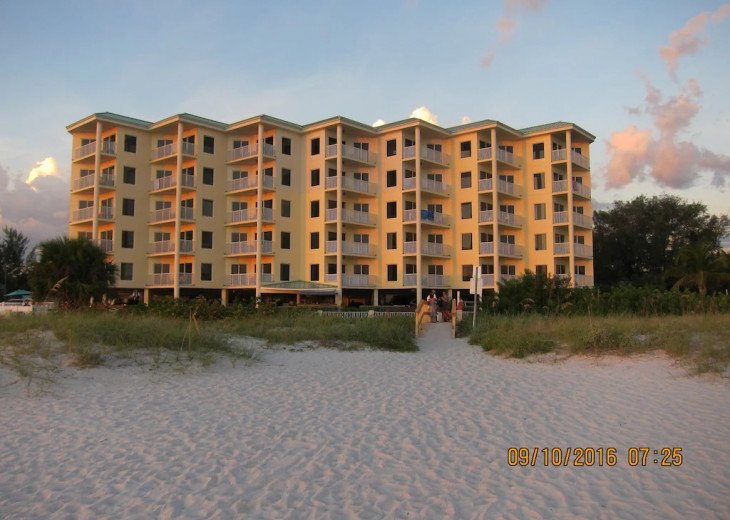 312w Sunset Vistas Beach front condo/Heated pool/Jacuzzi/Gym/parking & WIFI #1