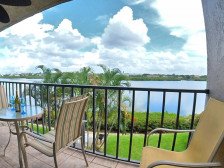 Waterfront! Luxurious Condo, Steps to Beach