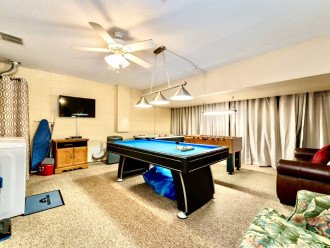 Games room, pool table and foosball
