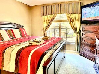 Master suite 1: King size bed