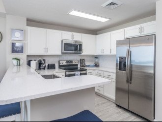 Full Kitchen with full-size GE appliances