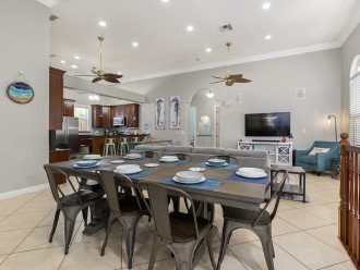 Exceptional 8 people dining table ready for your family dinners