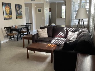 living room/dining area
