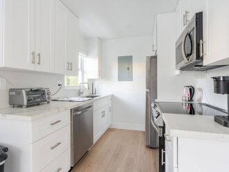 Walk to Beach / 8 Suites - Private Entrances / Birch Key | HOMES #9