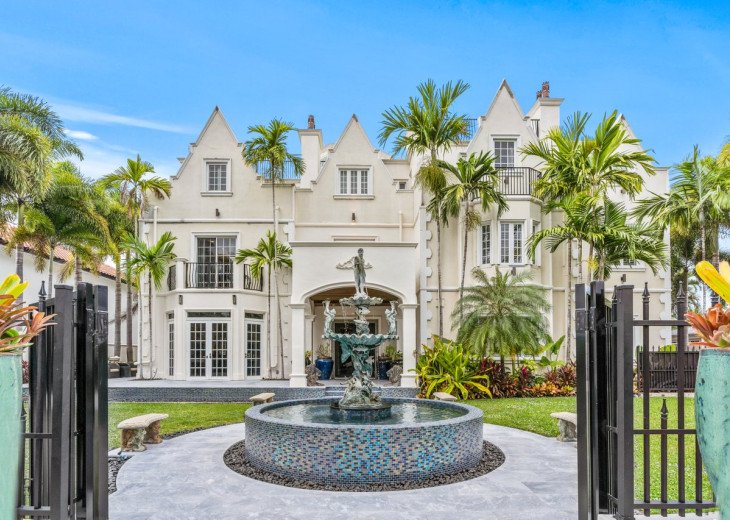 The Modern Castle - This 8 Bed/ 8 Bath property is South Florida's most exclusive vacation home and event venue.