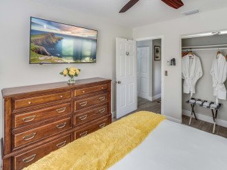Palm Country Bliss Vacation Home Provides Robes, Slippers & Luggage Rack