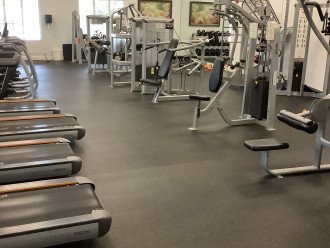 Exercise room, fully equipped.