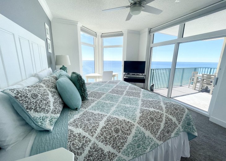 Gulf Front with Sunset Views in the heart of Destin! #1
