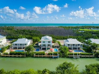 Canal Front, Tiki Hut w/TV, Private Pool, Beach! #33