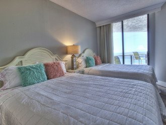 2nd bedroom - 2 queen beds