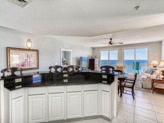 Prepare meals with a view of the Gulf!