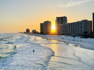 Corner Unit Beach Colony East on Navarre Beach. + May 6-13 Special 2450/week+ #1